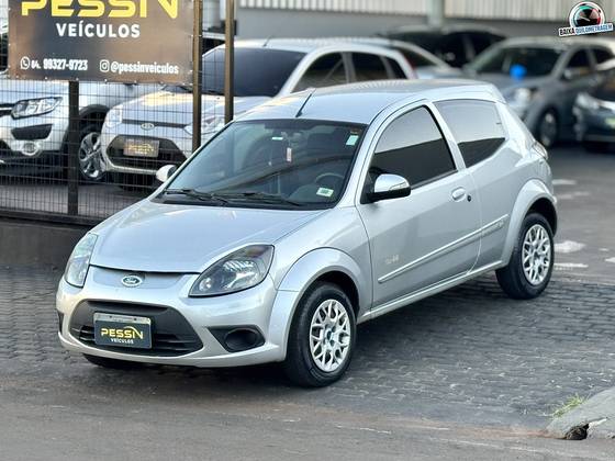 FORD KA 1.0 MPI 8V FLEX 2P MANUAL FORD KA 1.0 MPI 8V FLEX 2P MANUAL
